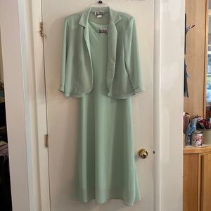Sheri Martin New York dress. Size 14 green two-piece.